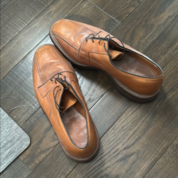Allen Edmonds Tan Leather Oxfords with Polished Finish